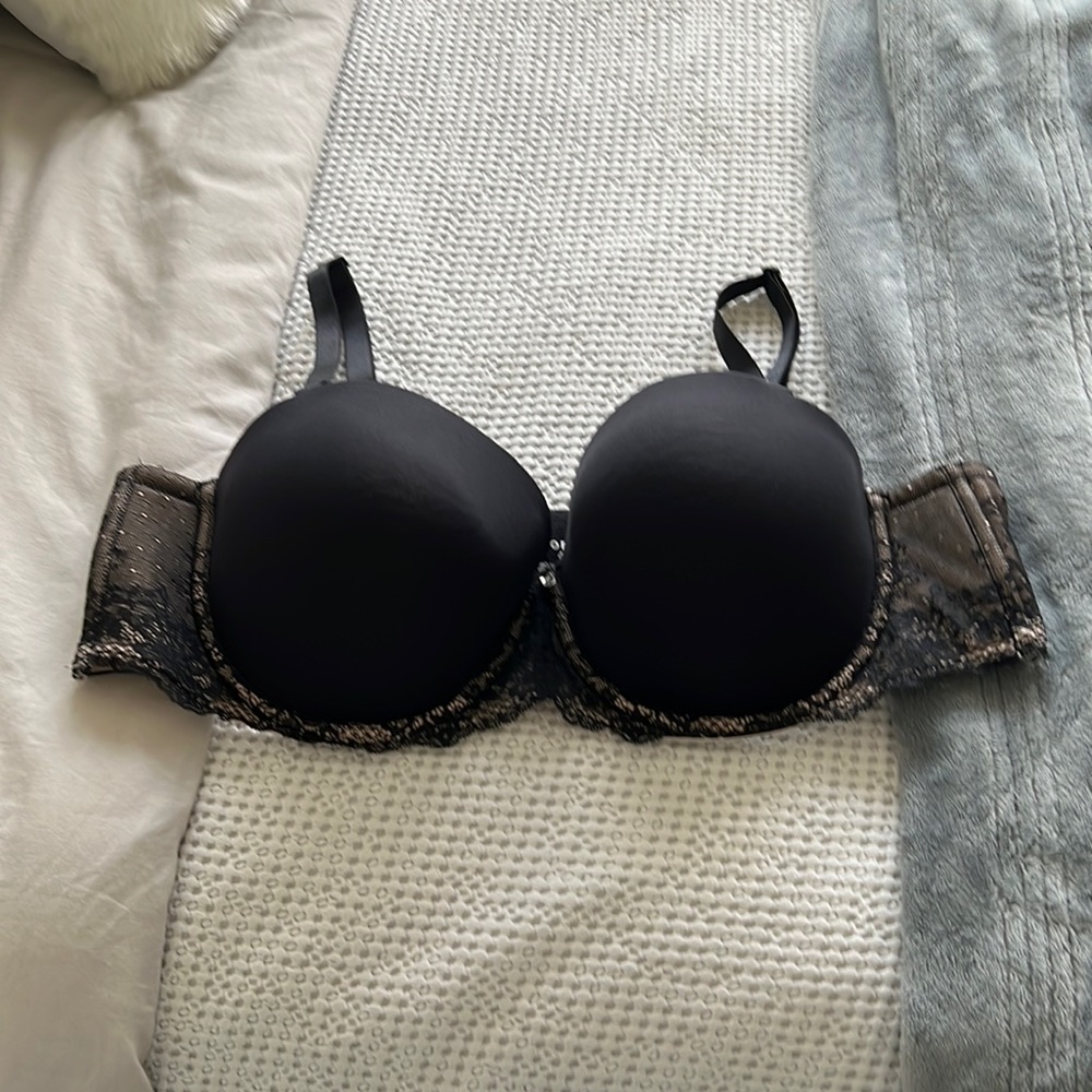 NWT removable straps (strap to strapless) Torrid bra